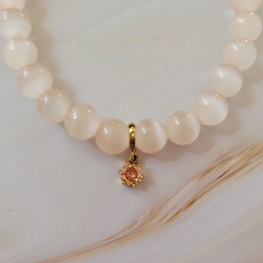 Armband mit natürlichem Cat's Eye Stein – weiß / rosé schimmer mit Diamant Charm