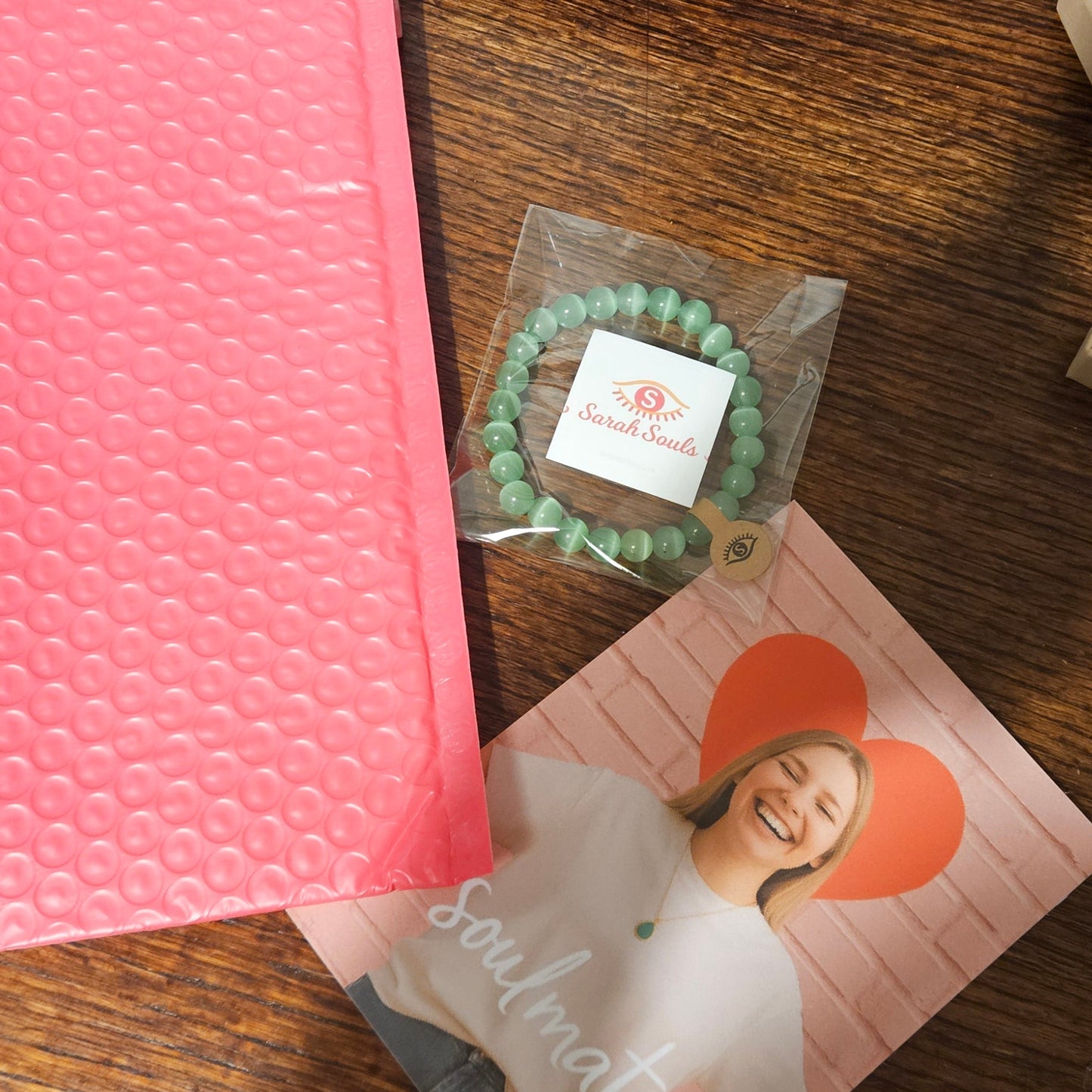 Armband mit natürlichem Cat's Eye Stein – grün