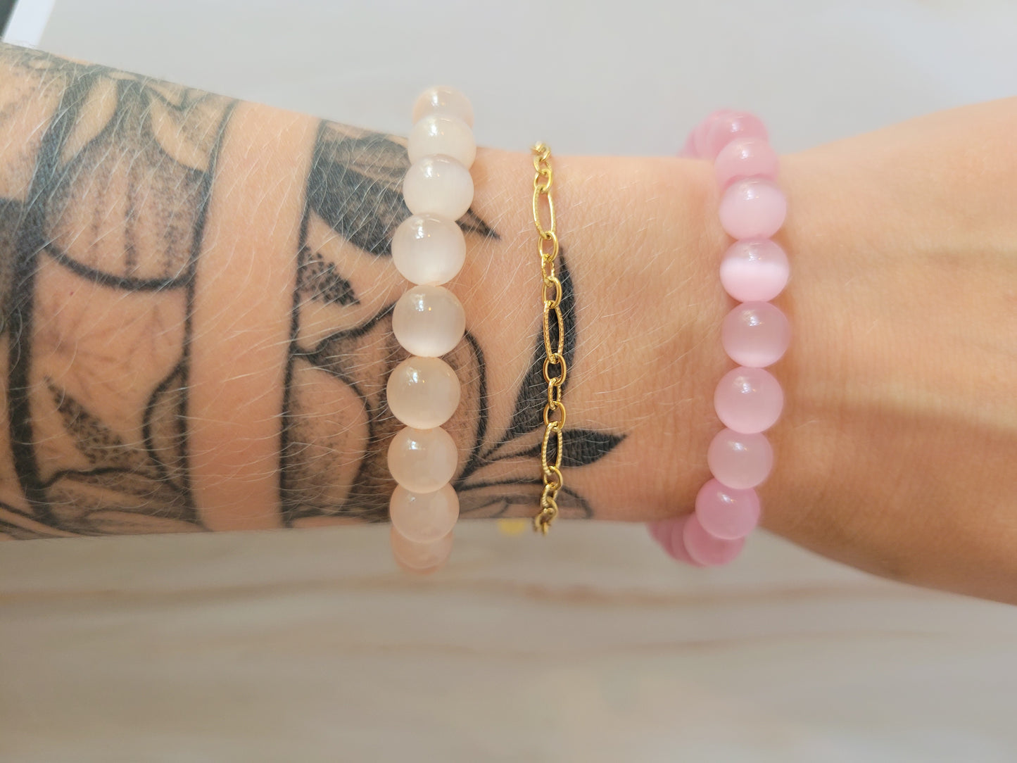 Armband mit natürlichem Cat's Eye Stein – weiß / rosé schimmer